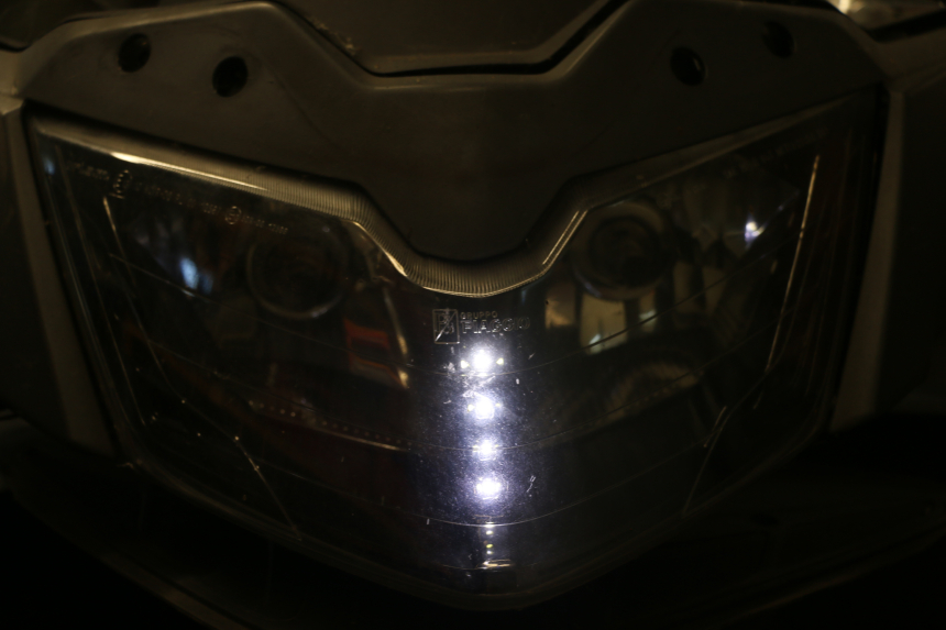 photo de FARO DELANTERO PIAGGIO IE MP3 YOURBAN 300 (2011 - 2016) - Zoom sobre los componentes