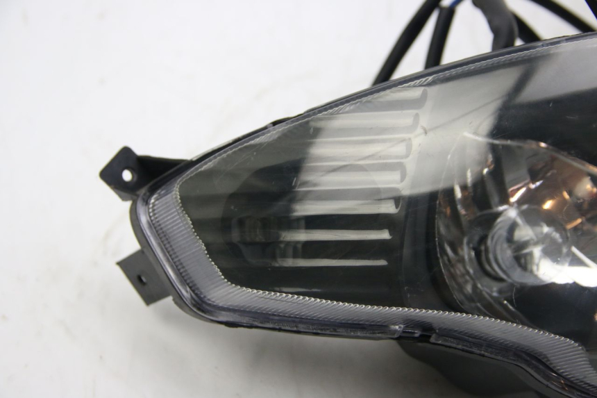 photo de FARO DELANTERO REVATTO IMPERATOR 125 (2007 - 2015) - Detalles de los puntos de fijación