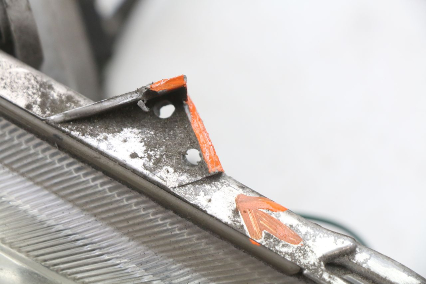 photo de Faros delanteros SYM JOYRIDE EVO 125 (2009 - 2016) - Detalles de los puntos de fijación