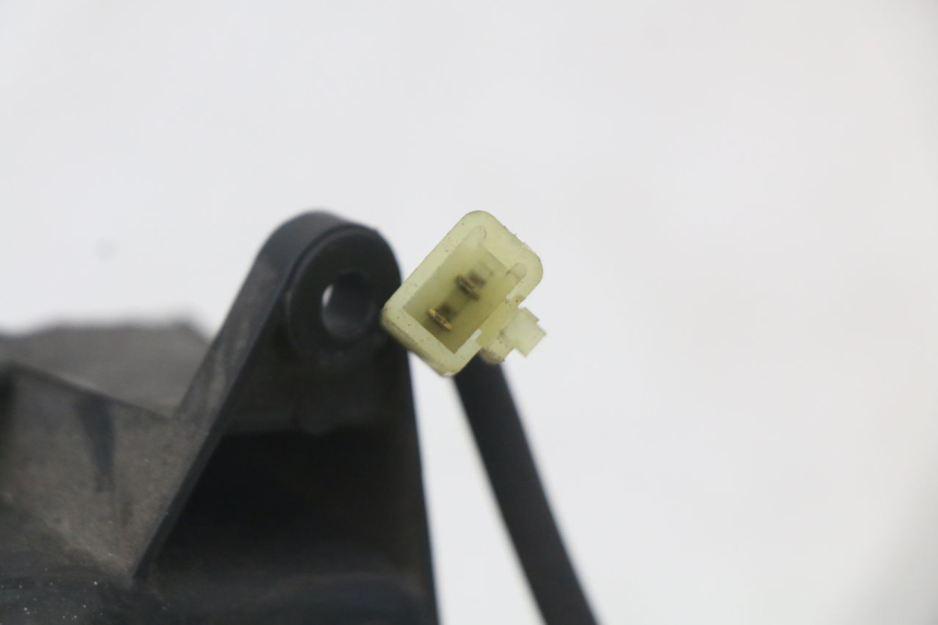 photo de FARO DELANTERO KAWASAKI GTR 1000 (1994 - 2004) - Detalles de los puntos de fijación