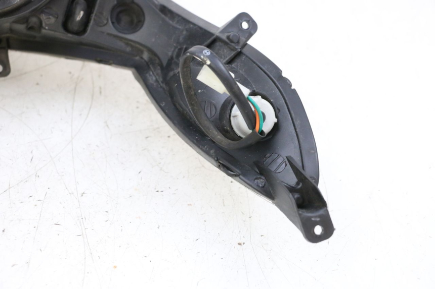 photo de FARO DELANTERO PEUGEOT KISBEE 2T 50 (2010 - 2017) - Estado de la superficie y material