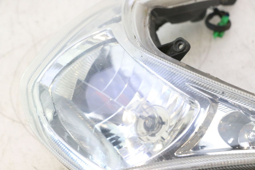 photo de FARO DELANTERO PEUGEOT KISBEE 2T 50 (2010 - 2017) - Estado de la superficie y material