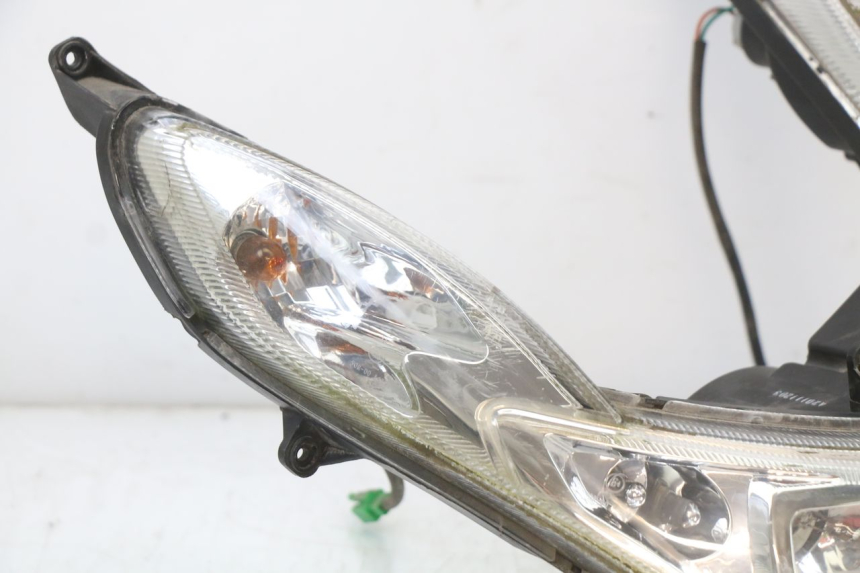 photo de FARO DELANTERO PEUGEOT KISBEE 4T 50 (2010 - 2017) - Estado de la superficie y material