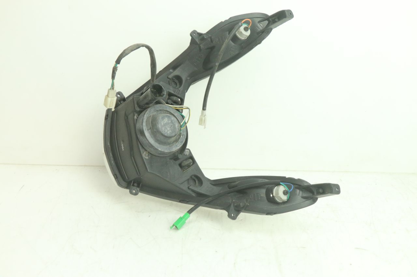 photo de FARO DELANTERO PEUGEOT KISBEE 4T 50 (2018 - 2022) - Primer plano técnico