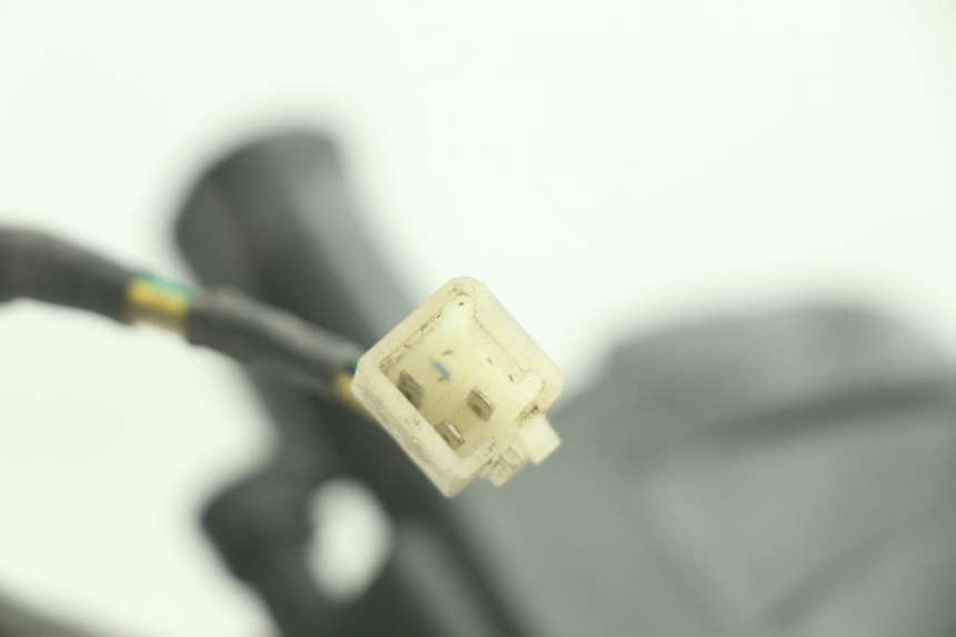 photo de FARO DELANTERO PEUGEOT KISBEE 4T 50 (2018 - 2022) - Estado de la superficie y material