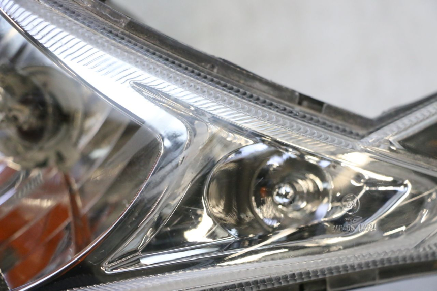 photo de FARO DELANTERO PEUGEOT KISBEE 4T 50 (2018 - 2022) - Otra vista del artículo