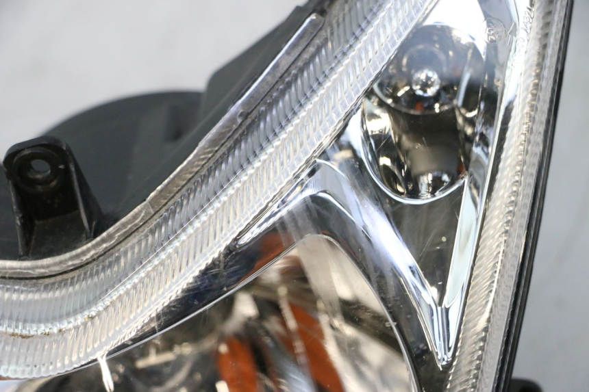 photo de FARO DELANTERO PEUGEOT KISBEE 4T 50 (2018 - 2022) - Características distintivas