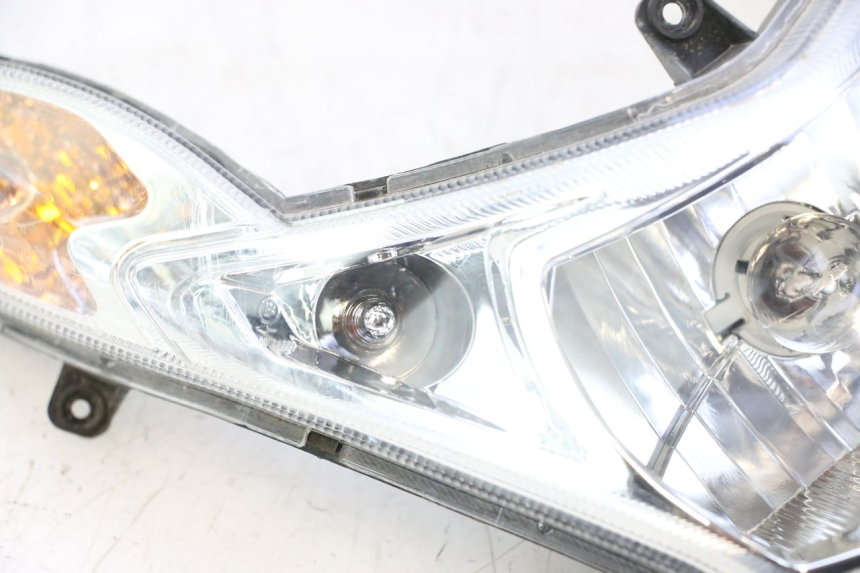 photo de FARO DELANTERO PEUGEOT KISBEE 4T 50 (2018 - 2022) - Inspección visual detallada