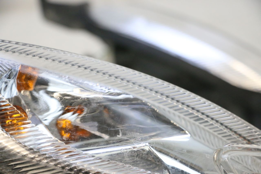 photo de FARO DELANTERO PEUGEOT KISBEE 4T 50 (2018 - 2022) - Detalles de los puntos de fijación