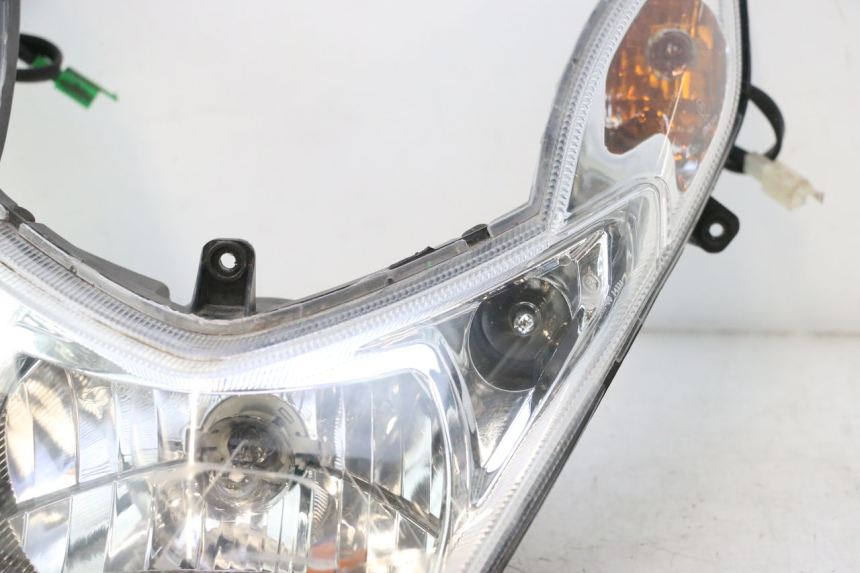 photo de FARO DELANTERO PEUGEOT KISBEE 4T 50 (2010 - 2017) - Inspección visual detallada