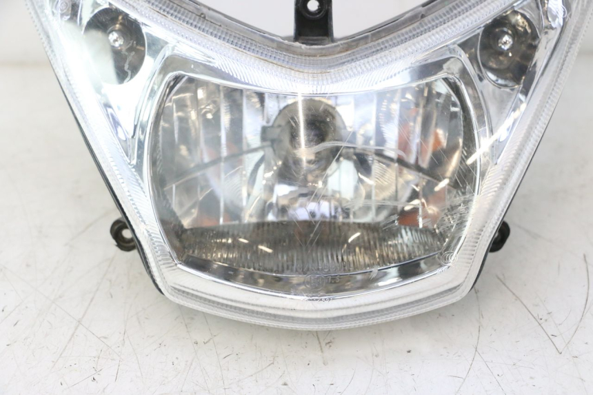 photo de FARO DELANTERO PEUGEOT KISBEE 4T 50 (2010 - 2017) - Enfoque en la estructura