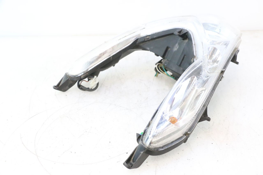 photo de FARO DELANTERO PEUGEOT KISBEE 4T 50 (2018 - 2022) - Primer plano técnico