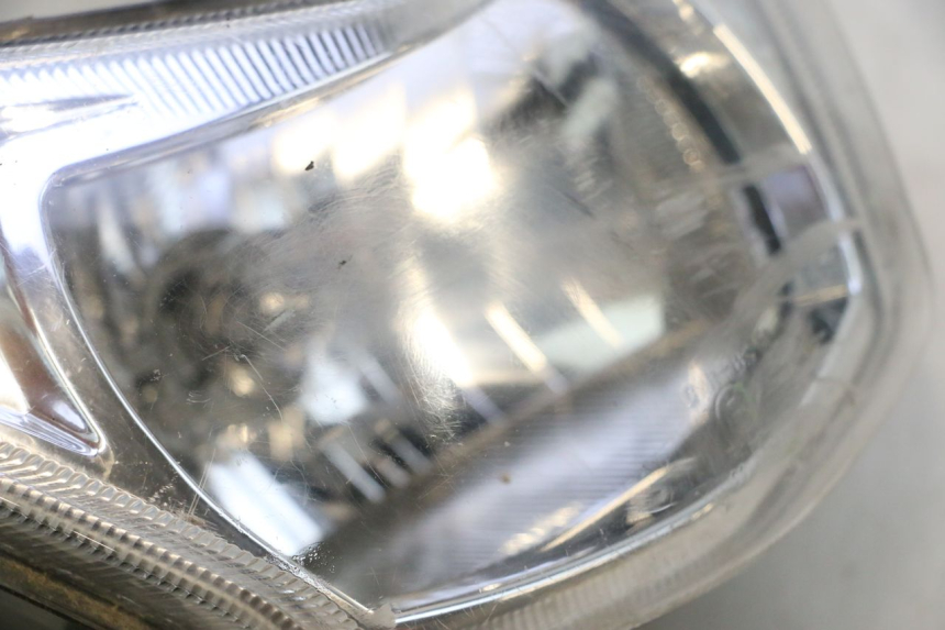 photo de FARO DELANTERO PEUGEOT KISBEE 4T 50 (2018 - 2022) - Primer plano técnico