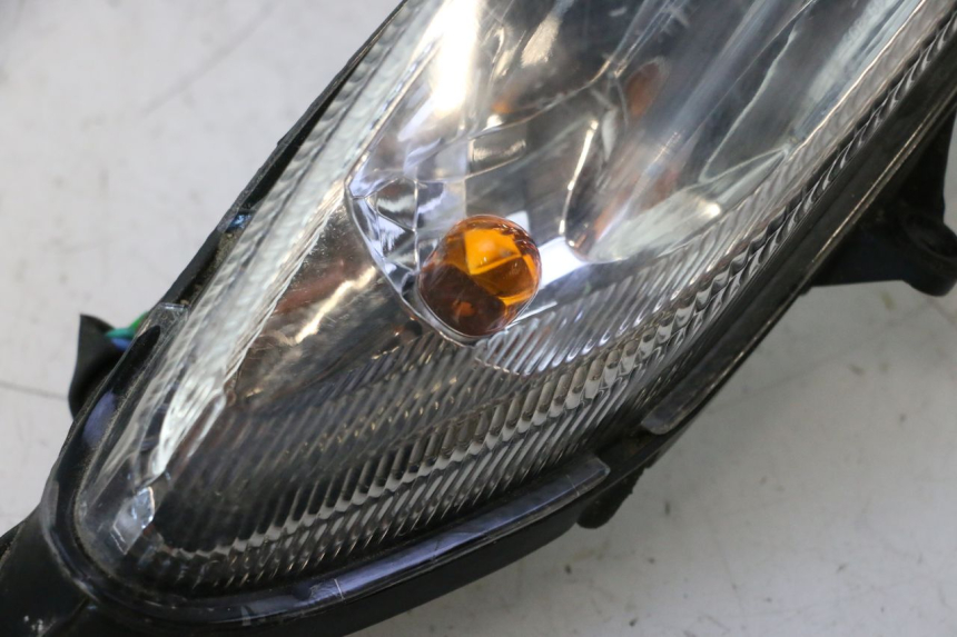 photo de FARO DELANTERO PEUGEOT KISBEE 4T 50 (2018 - 2022) - Recambio usado revisado