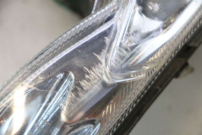 photo de FARO DELANTERO PEUGEOT KISBEE 4T 50 (2018 - 2022) - Marcados y referencias originales