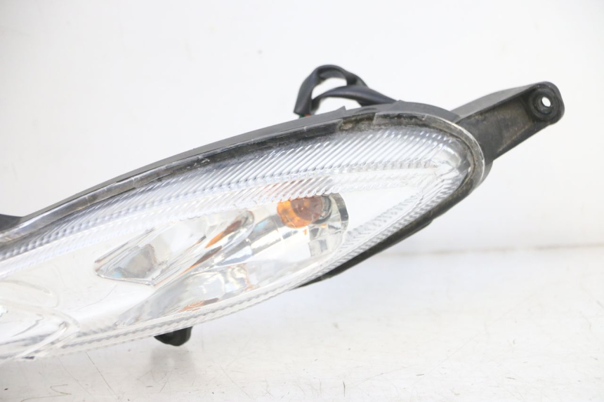 photo de FARO DELANTERO PEUGEOT KISBEE 4T 50 (2023 - 2026) - Primer plano técnico