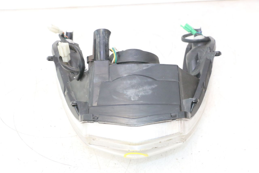 photo de FARO DELANTERO PEUGEOT KISBEE 4T 50 (2018 - 2022) - Primer plano de alta resolución