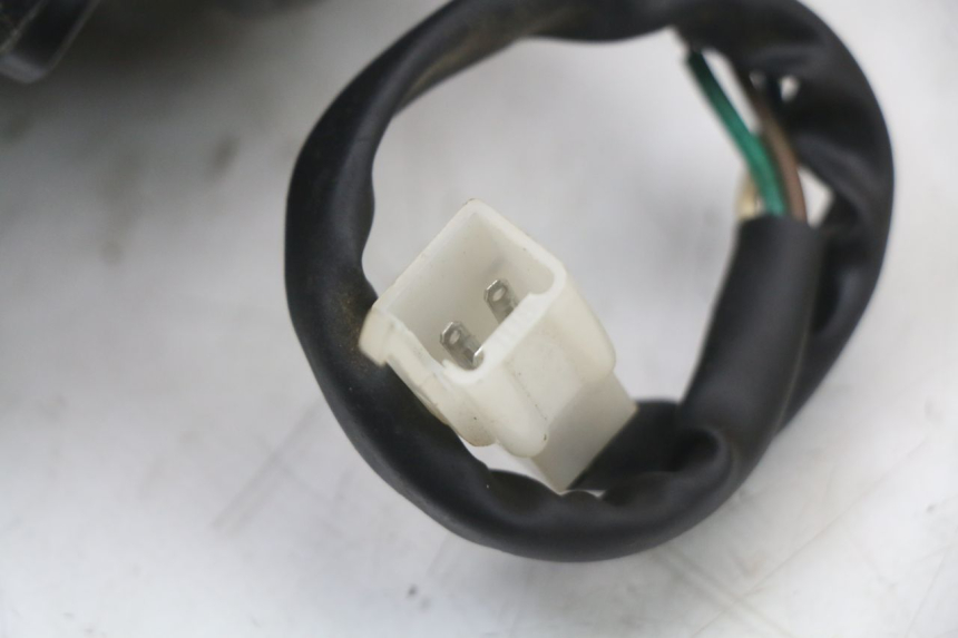 photo de FARO DELANTERO ORCAL KITE 4T 50 (2019 - 2023) - Estado de la superficie y material