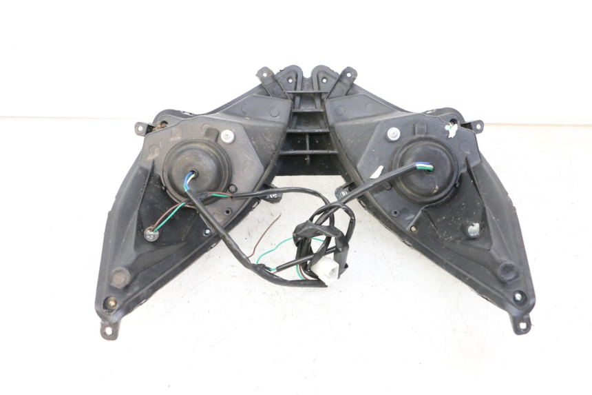 photo de FARO DELANTERO LONGJIA SHARPY 125 (2020 - 2024) - Primer plano técnico