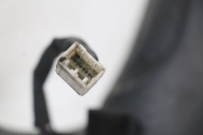 photo de FARO DELANTERO PIAGGIO MP3 125 (2006 - 2014) - Detalles de los puntos de fijación