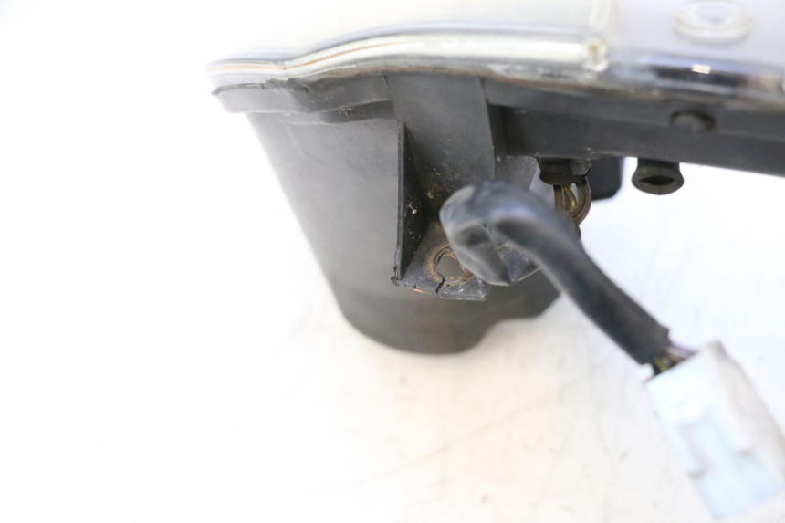 photo de FARO DELANTERO PIAGGIO MP3 RL 250 (2006 - 2010) - Características distintivas