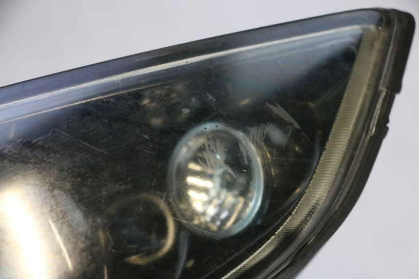 photo de FARO DELANTERO PIAGGIO MP3 RL 250 (2006 - 2010) - Estado de la superficie y material