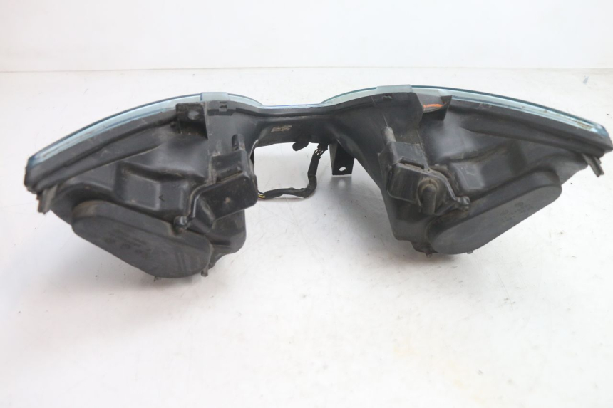 photo de FARO DELANTERO PIAGGIO MP3 125 (2006 - 2014) - Primer plano técnico