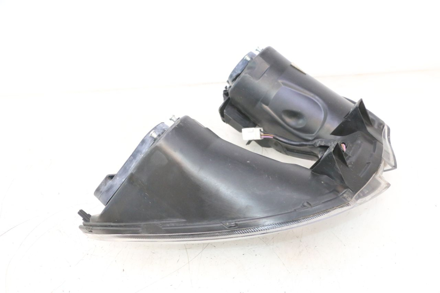 photo de FARO DELANTERO PIAGGIO MP3 500 (2016 - 2018) - Características distintivas