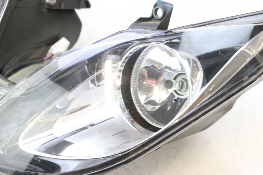 photo de FARO DELANTERO PIAGGIO MP3 500 (2016 - 2018) - Ángulo de visión alternativo