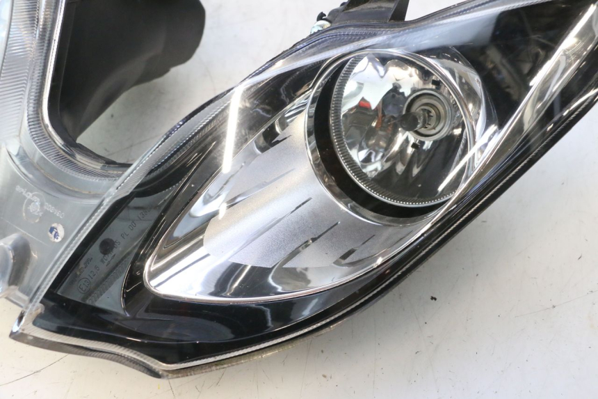 photo de FARO DELANTERO PIAGGIO MP3 500 (2016 - 2018) - Detalles de los puntos de fijación