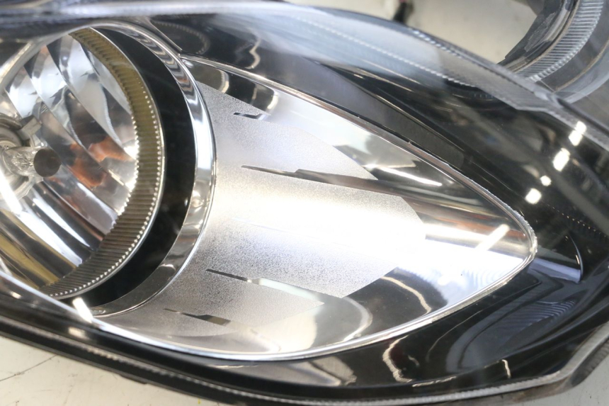 photo de FARO DELANTERO PIAGGIO MP3 500 (2016 - 2018) - Estado de la superficie y material