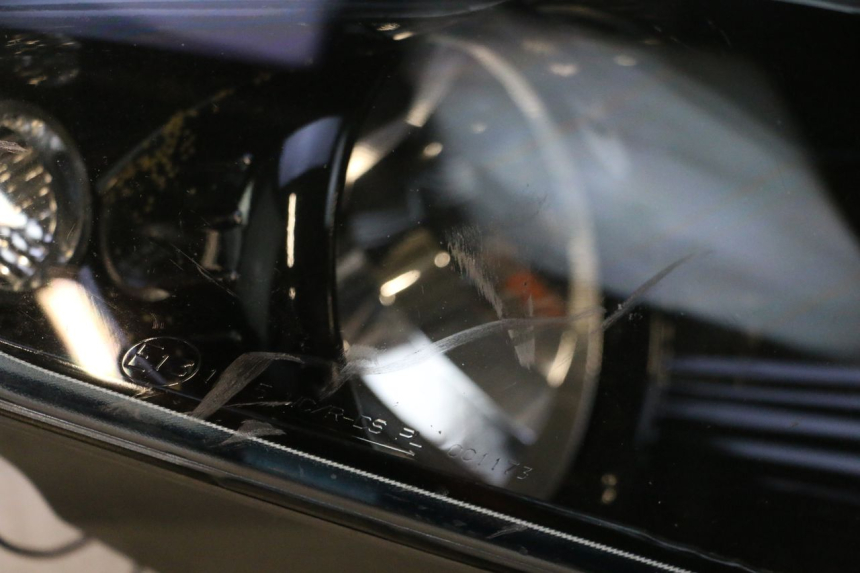 photo de FARO DELANTERO PIAGGIO MP3 125 (2006 - 2014) - Detalle de la pieza
