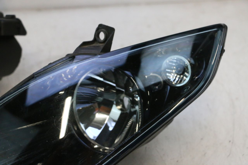 photo de FARO DELANTERO PIAGGIO MP3 125 (2006 - 2014) - Otra perspectiva