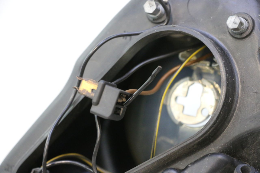 photo de FARO DELANTERO PIAGGIO MP3 125 (2006 - 2014) - Estado de la superficie y material