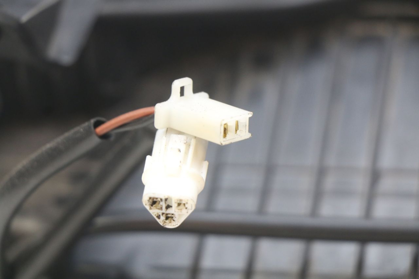 photo de FARO DELANTERO YAMAHA N-MAX NMAX 125 (2017 - 2020) - Primer plano de alta resolución