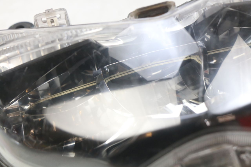 photo de FARO DELANTERO YAMAHA N-MAX NMAX 125 (2017 - 2020) - Zoom estado de uso