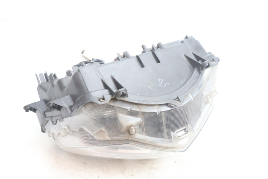 photo de FARO DELANTERO YAMAHA N-MAX NMAX 125 (2021 - 2024) - Primer plano técnico