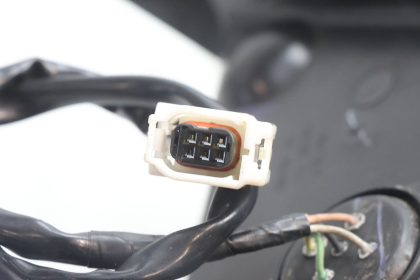 photo de FARO DELANTERO YAMAHA N-MAX NMAX 125 (2021 - 2024) - Estado de la superficie y material