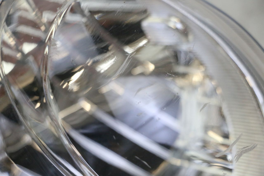 photo de FARO DELANTERO YAMAHA NEOS NEO'S 4T 50 (2008 - 2016) - Estado de la superficie y material