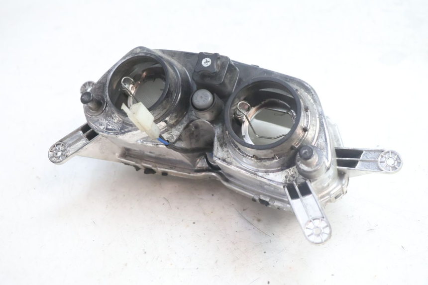 photo de FARO DELANTERO PIAGGIO NEW TYPHOON 50 (2018 - 2021) - Detalles de los puntos de fijación