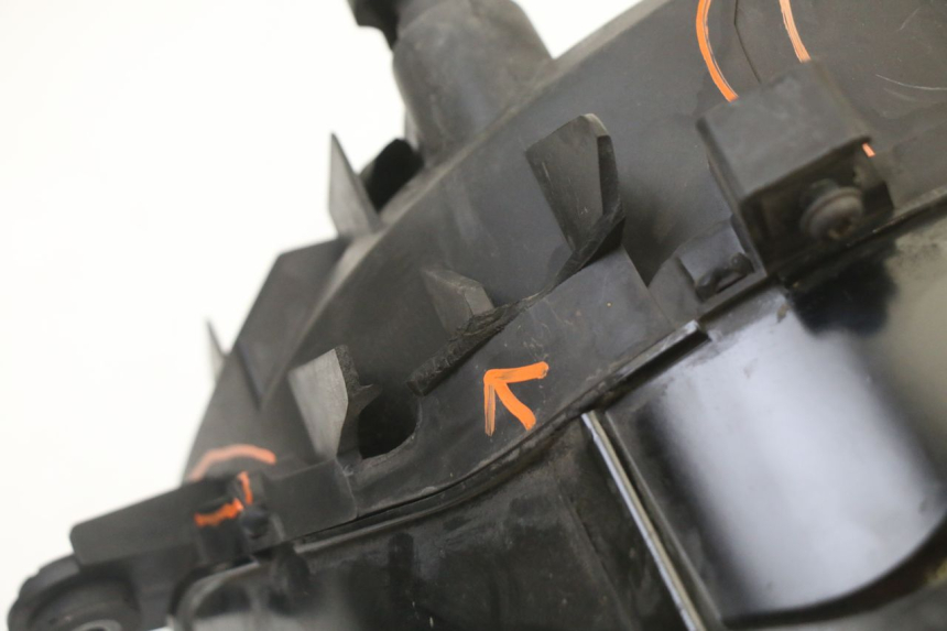 photo de FARO DELANTERO HONDA NTV DEAUVILLE ABS 700 (2007 - 2016) - Estado de la superficie y material