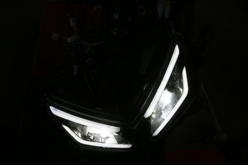 photo de FARO DELANTERO JM MOTORS R-MAX TECH 50 (2024 - 2026) - Zoom estado de uso