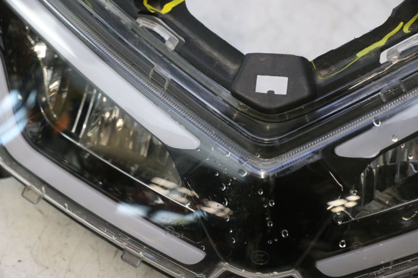 photo de FARO DELANTERO JM MOTORS R-MAX TECH 50 (2024 - 2026) - Detalles de los puntos de fijación