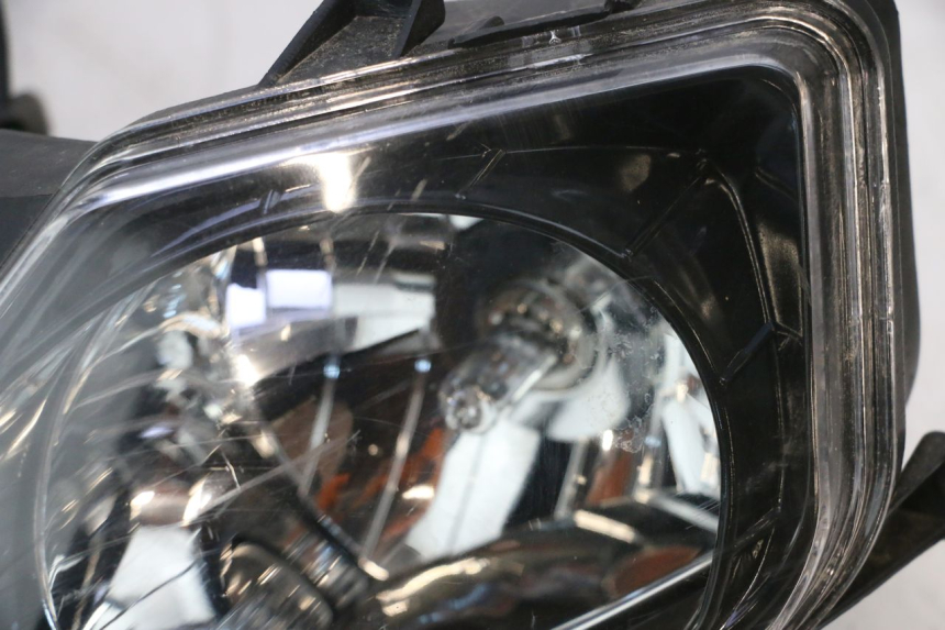 photo de FARO DELANTERO ORCAL RAPTOR 50 (2015 - 2021) - Primer plano de alta resolución