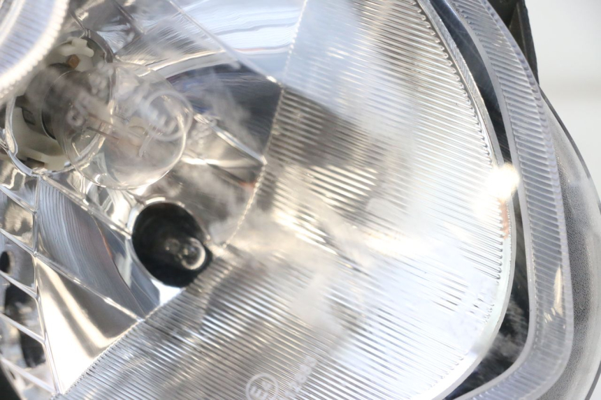 photo de FARO DELANTERO LAZIO RENO 50 (2016 - 2021) - Detalles de los puntos de fijación
