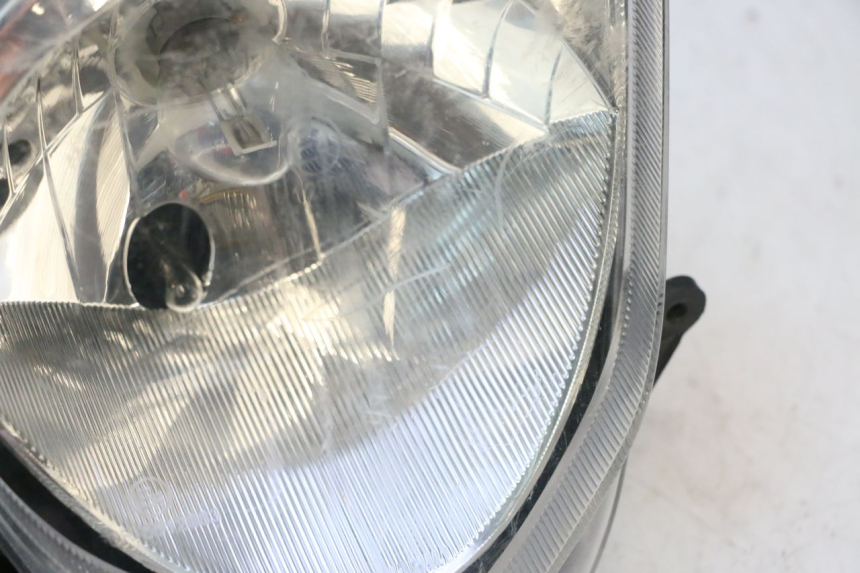photo de FARO DELANTERO TNT MOTOR ROMA 10' 2T 50 (2011 - 2018) - Zoom sobre los componentes