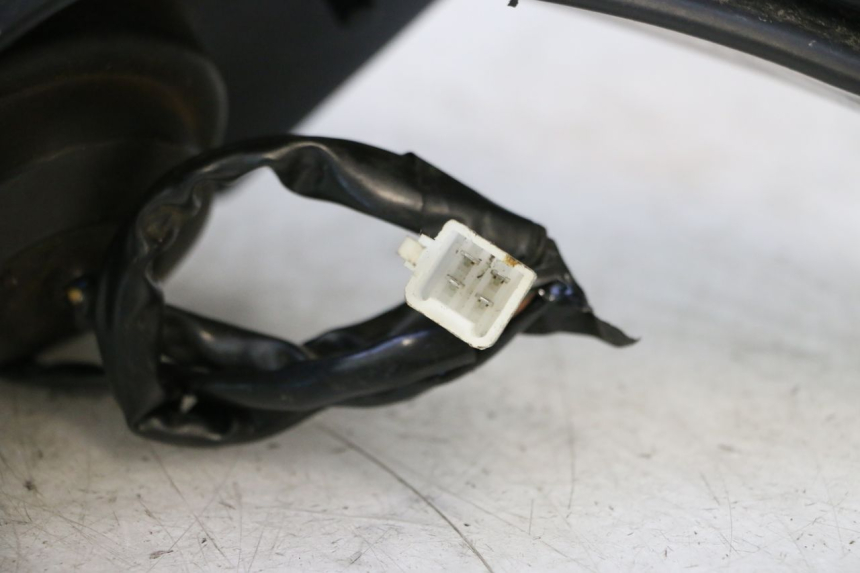 photo de FARO DELANTERO TNT MOTOR ROMA 10' 2T 50 (2011 - 2018) - Estado de la superficie y material