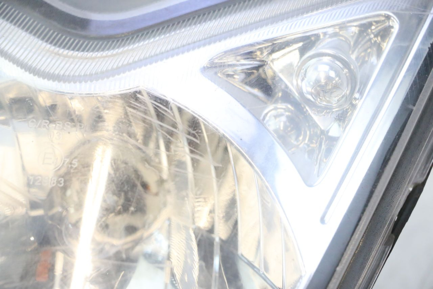 photo de FARO DELANTERO TNT MOTOR ROMA 10' 2T 50 (2011 - 2018) - Detalles de los puntos de fijación