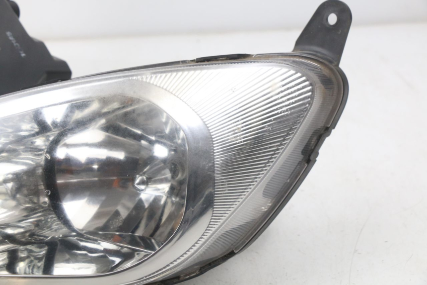 photo de FARO DELANTERO DAELIM S2 125 (2006 - 2007) - Detalles de los puntos de fijación