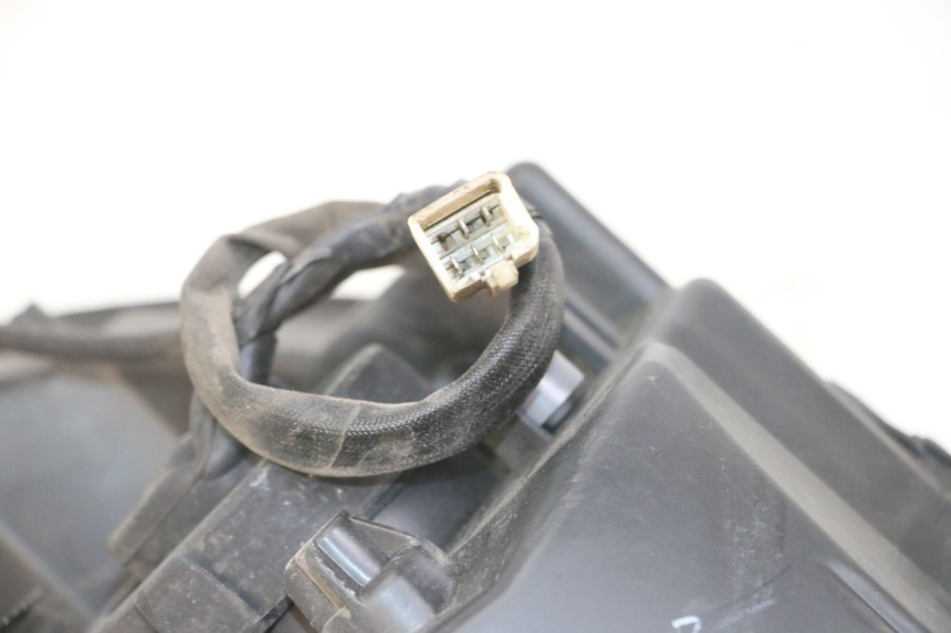 photo de FARO DELANTERO PEUGEOT SATELIS 125 (2013 - 2018) - Primer plano técnico